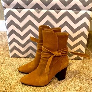 Banana Republic leather upper lining booties.